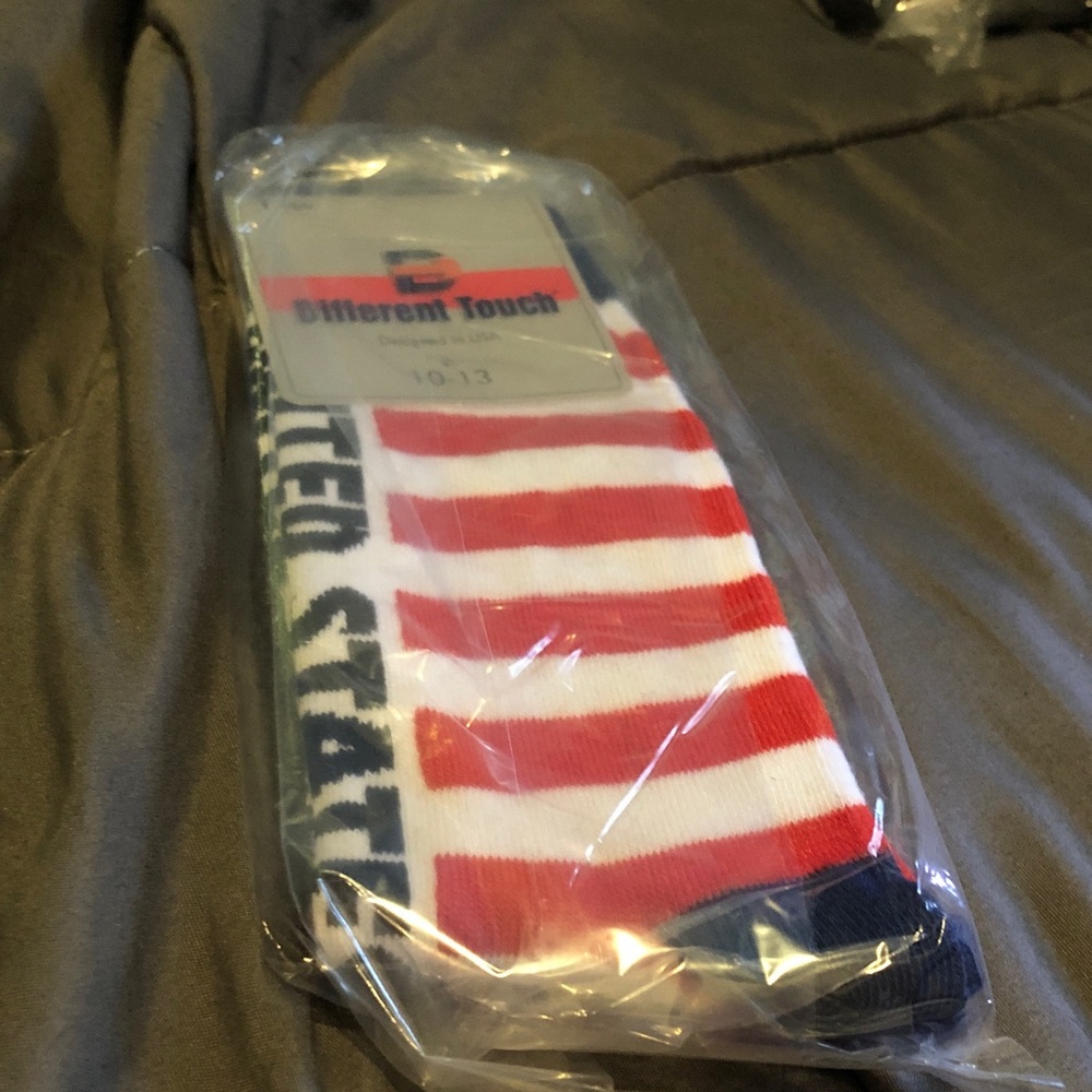 Men's American Flag Dress Socks - Red & White New With Defects